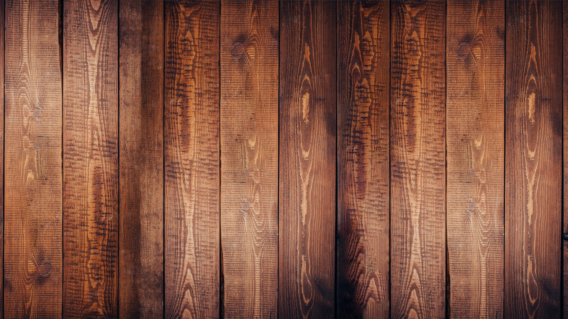Choisir le bois pour votre porte de garage est essentiel