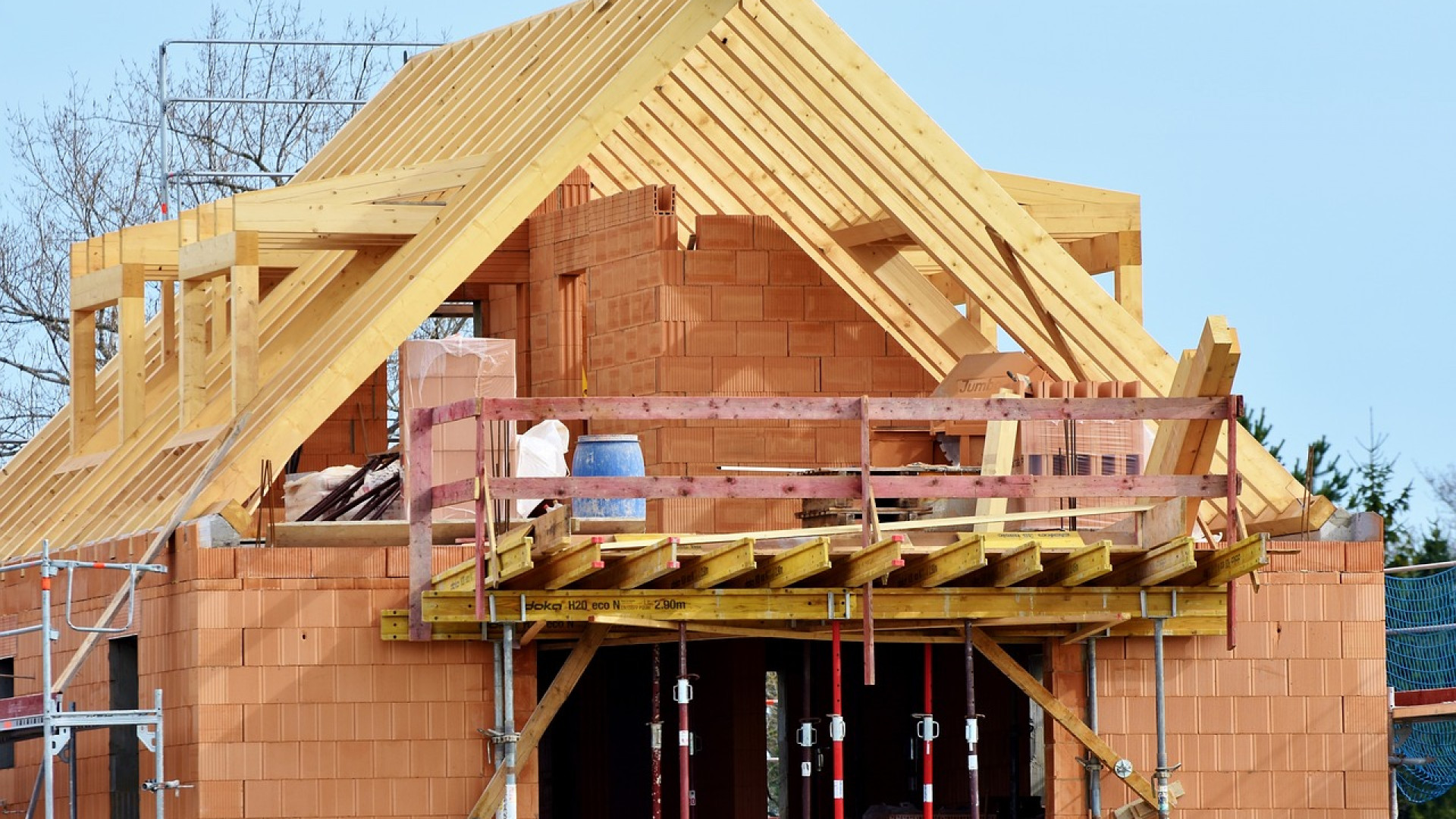 Les avantages de se rapprocher d'un constructeur de maisons individuelles pour faire réaliser une maison hors d'eau hors d'air